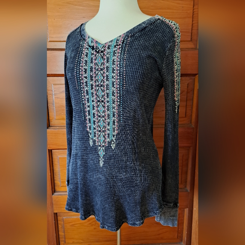 Vocal Unique Long Sleeve Black w/multi crystals Waterfall design Size XL